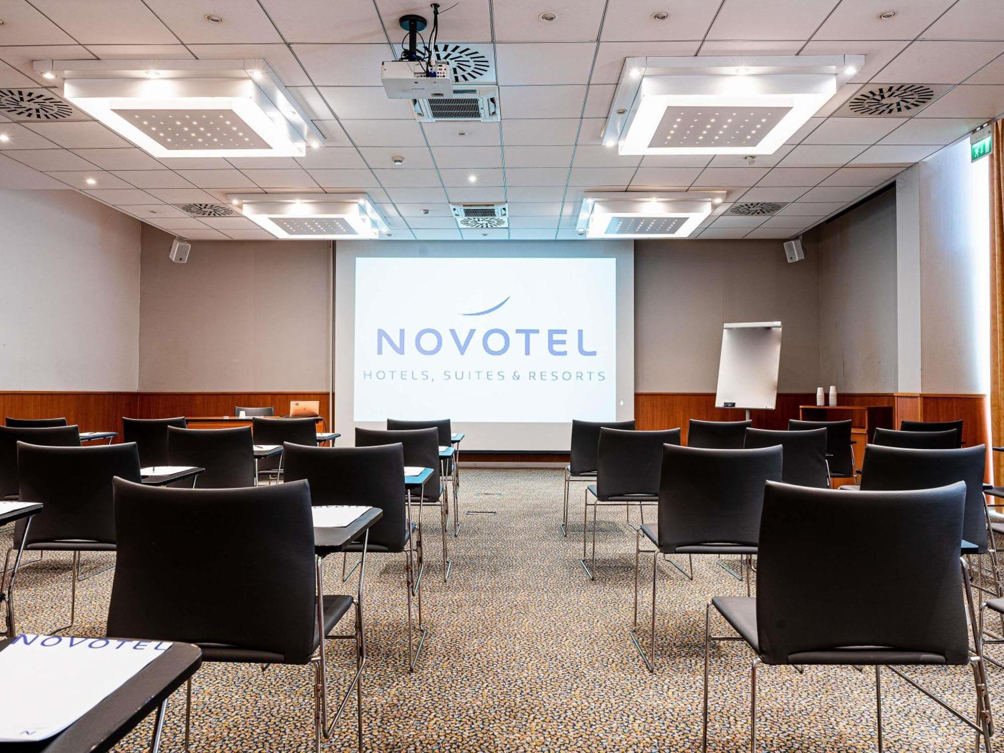 Novotel Roma Est Exterior foto